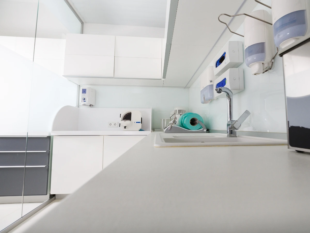 Čist prostor za pripremu i sterilizaciju opreme